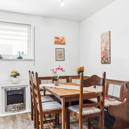 2 Bedroom In Hildfeld Διαμέρισμα *